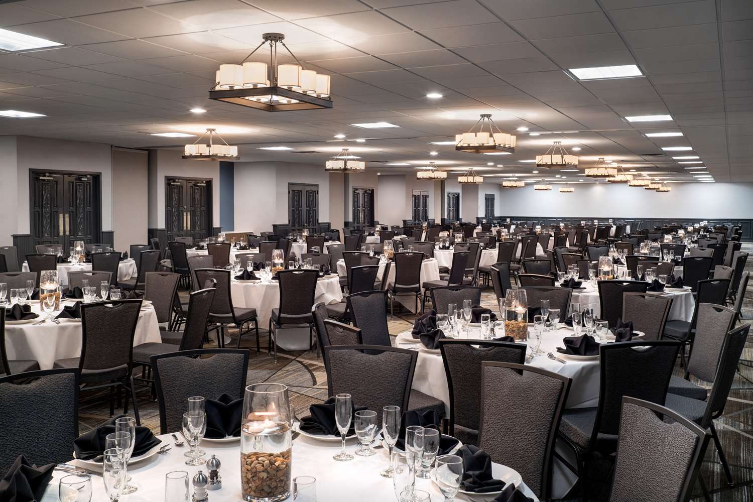 Фото Embassy Suites by Hilton Austin Central