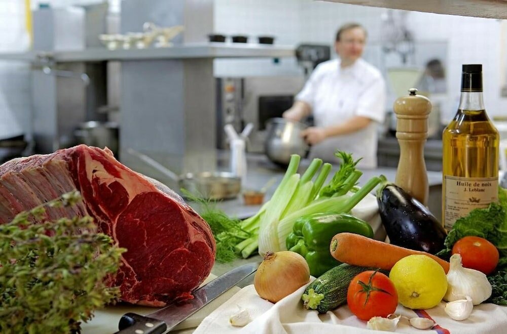 Фото The Originals Boutique, Hostellerie des Trois Pigeons