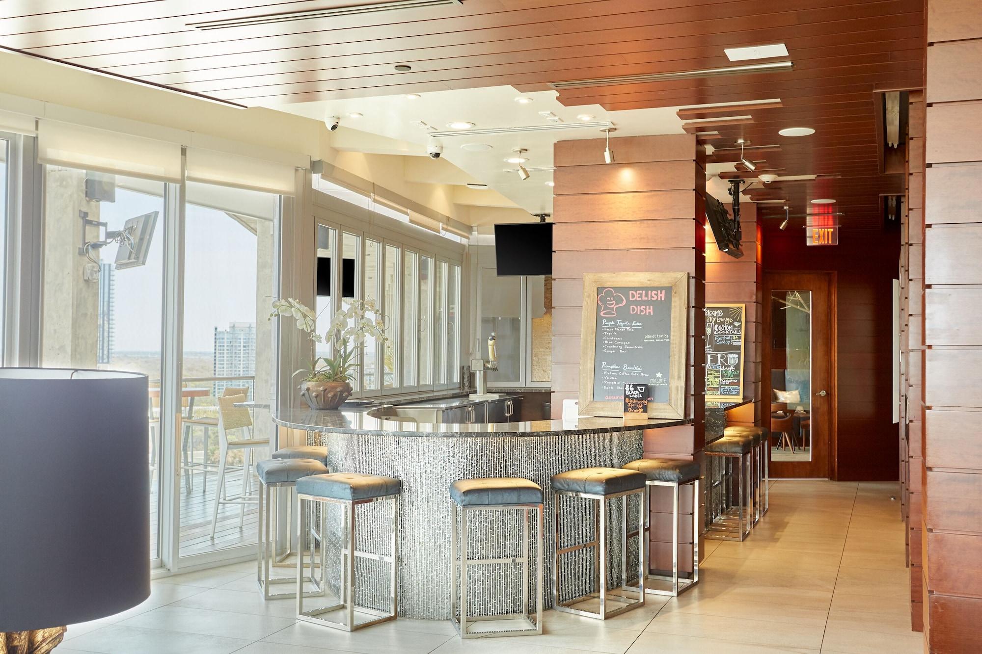 Фото Sonder at The Catherine