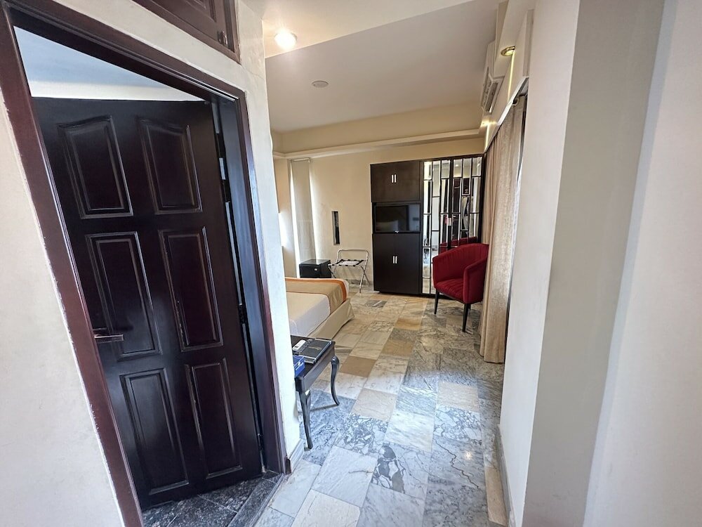 Фото The Elite Residence Dhaka