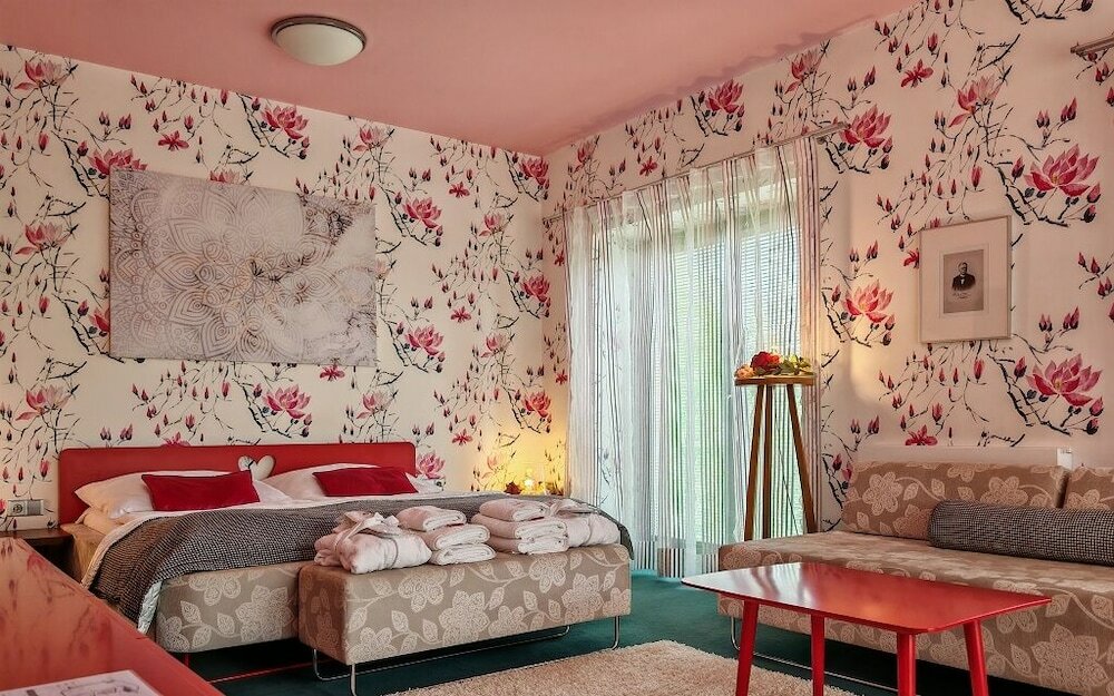 Фото Hotel Rajska Zahrada