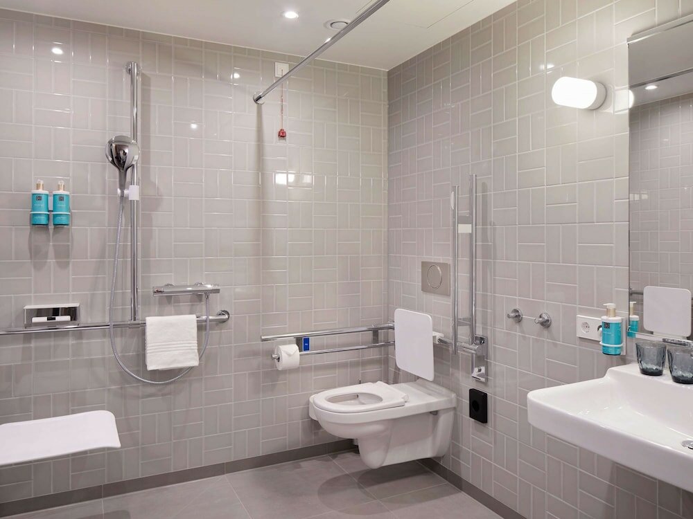 Фото Novotel Hamburg Central Station