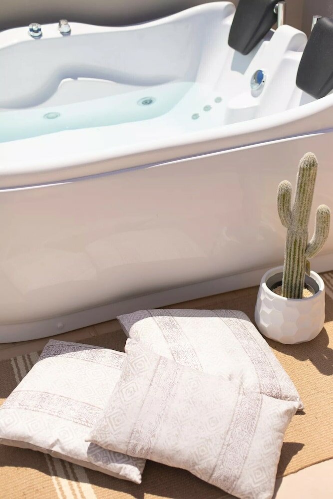 Фото Avaton Suites & Villa Philian Collection