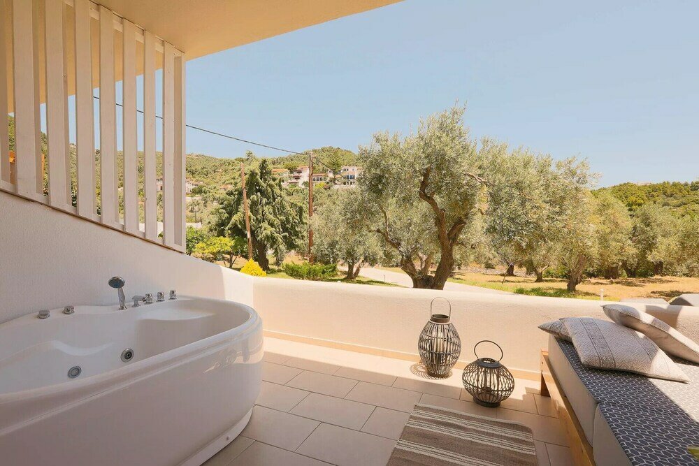 Фото Avaton Suites & Villa Philian Collection