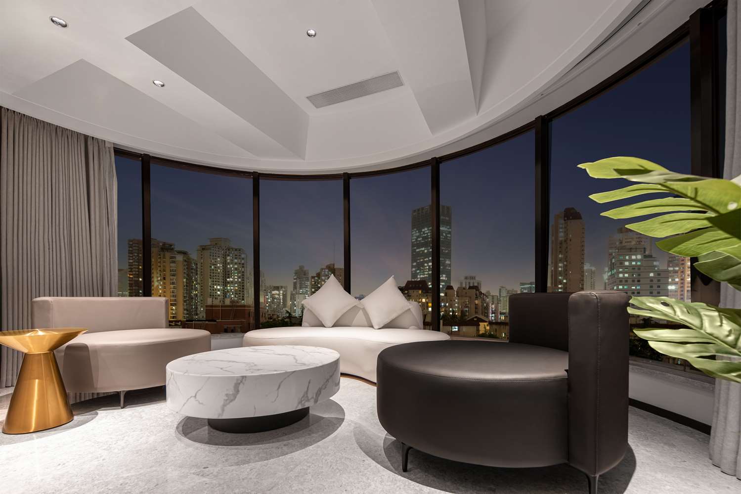 Фото Hilton Garden Inn Shanghai Caoyang