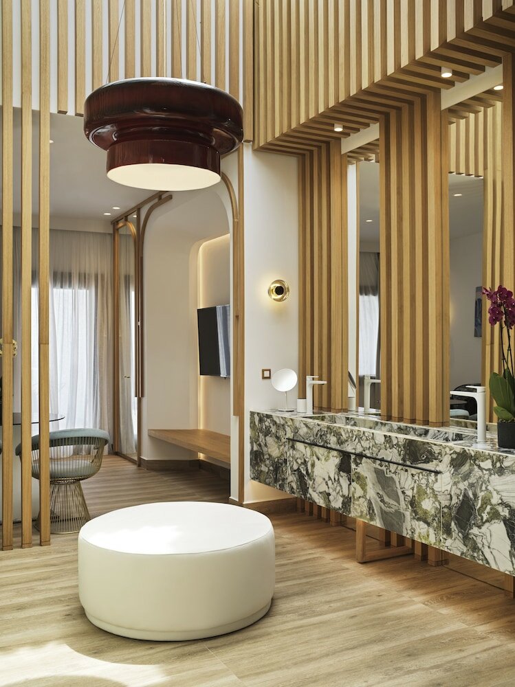 Фото Cresanto Luxury Suites