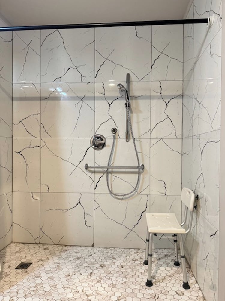 Фото Big Bird Inn Wawa, SureStay Collection by Best Western