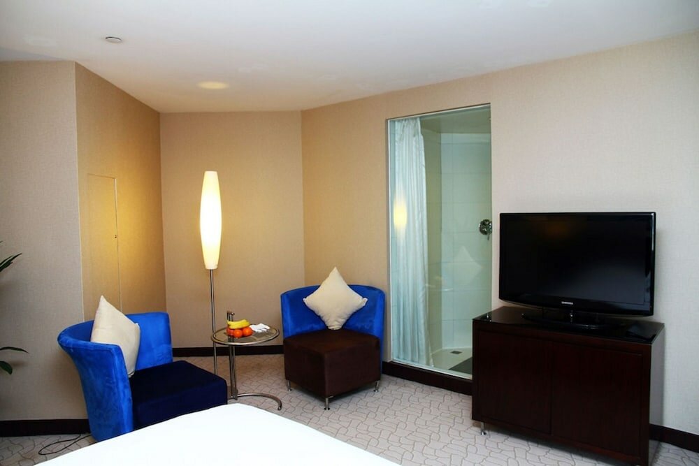 Фото The Pavilion Hotel