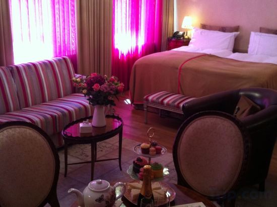 Фото Townhouse Boutique Hotel