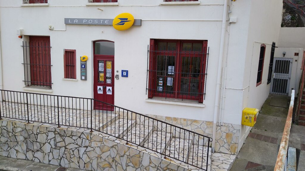 Post office La Poste, Pyrenees‑Orientales, photo