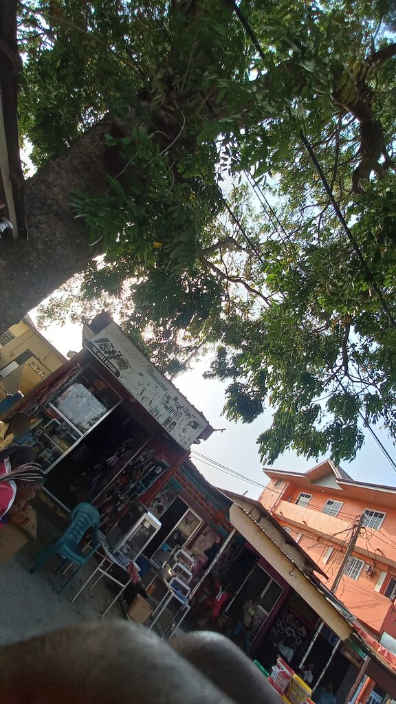 Perfume and cosmetics shop Empress O, Accra, photo