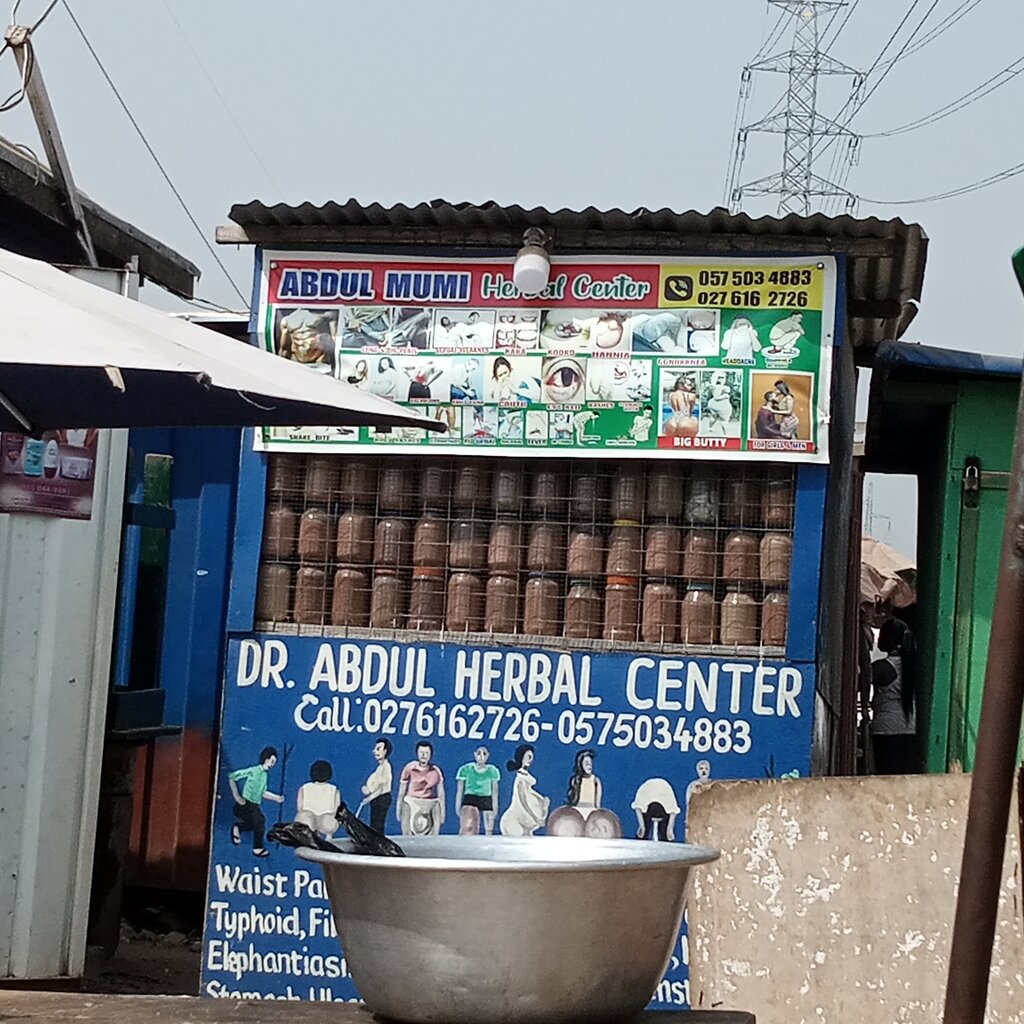 Alternative medicine Abdul Mumi, Accra, photo