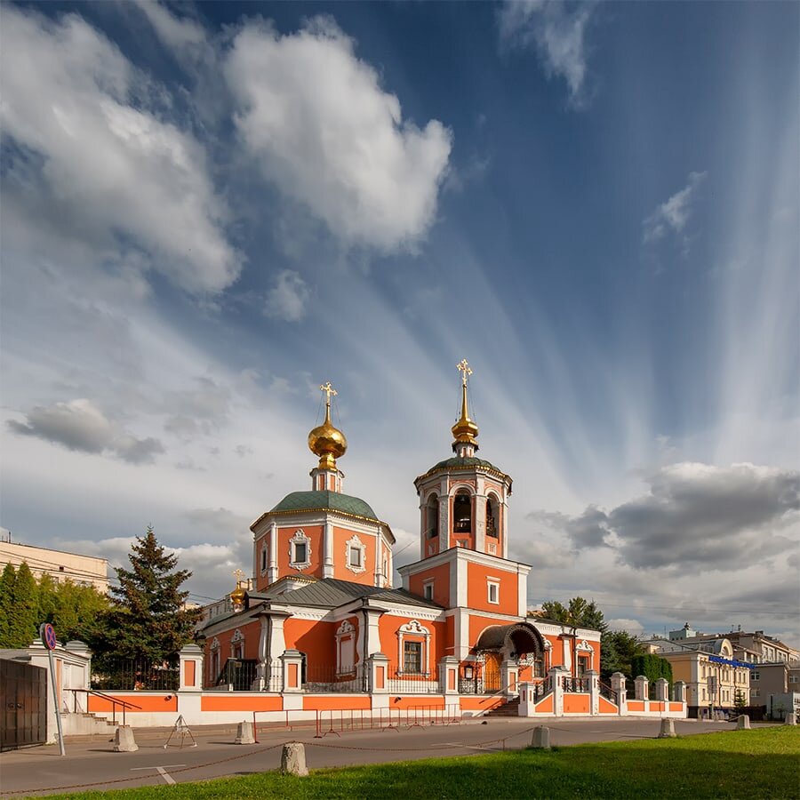 Orthodox church Moskovskoye podvorye Svyato-Troitsy Sergiyevoy Lavry, Moscow, photo