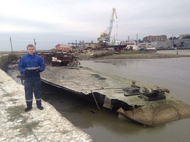 Место событий, локальный ориентир Затопленный пароход Чичерин, Таганрог, фото