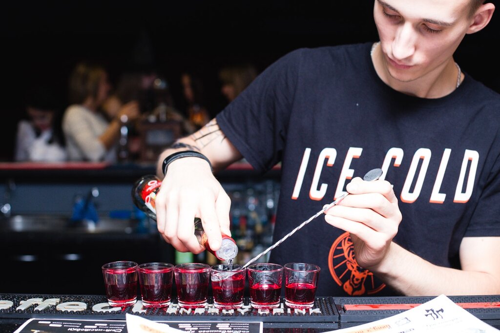 Бар три топора тольятти