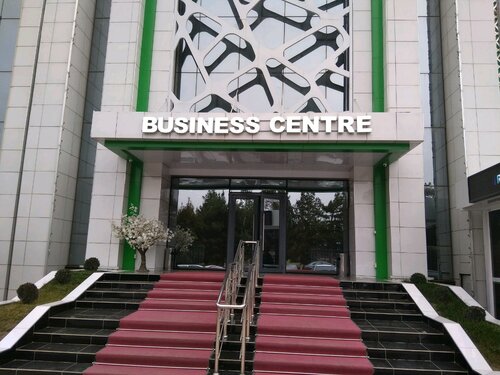 Men tualetga bordim, ular meni sikishdi.