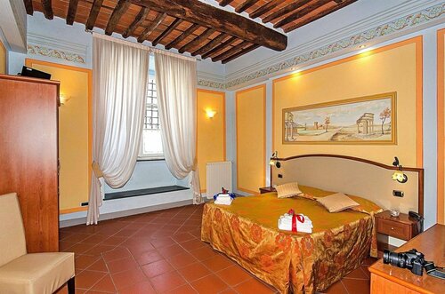 Гостиница Dimora Dei Guelfi Luxury Rooms в Лукке