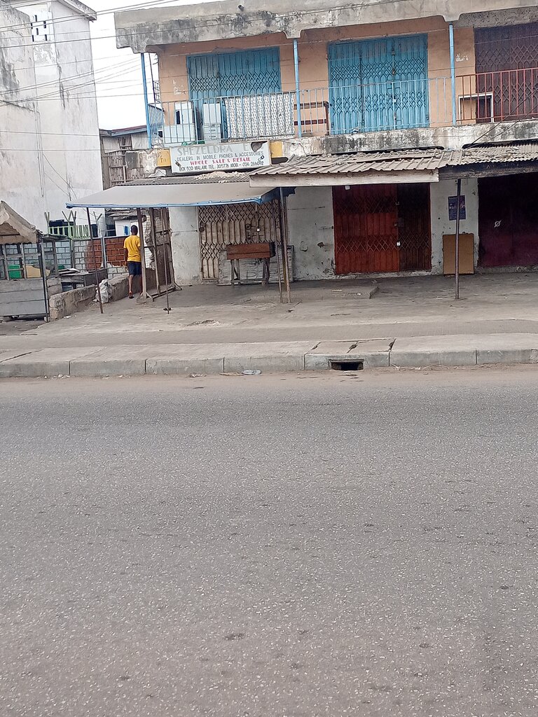 Mobile phone store Shezeldra Ent, Accra, photo