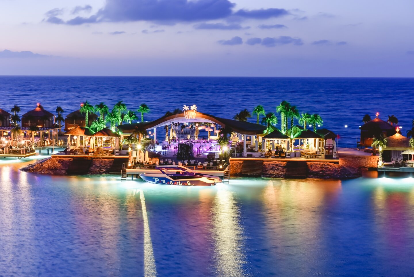 Фото Cratos Premium Hotel