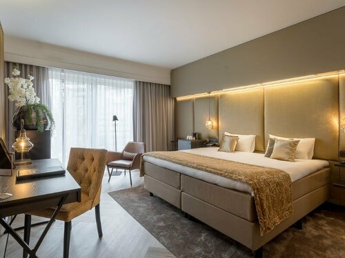 Гостиница Leonardo Hotel Antwerp The Plaza в Антверпене