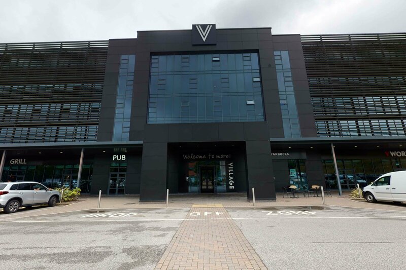 Гостиница Village Hotel Leeds South