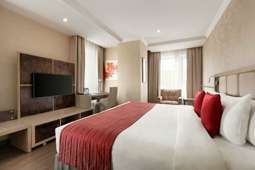 Гостиница Ramada by Wyndham Bishkek Centre в Бишкеке
