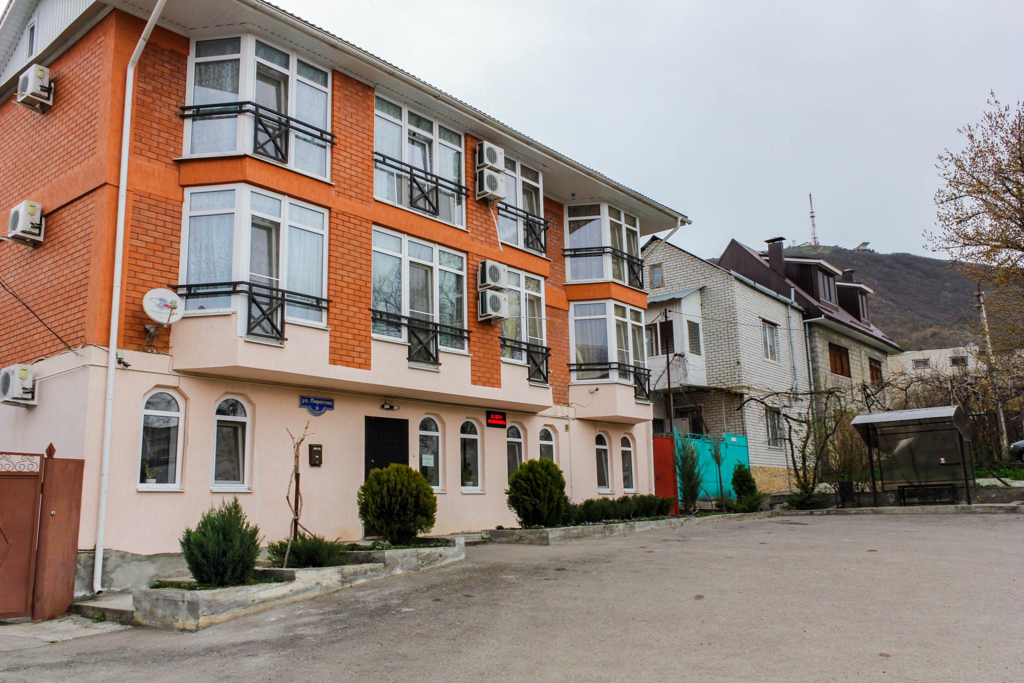 Фото отеля 1