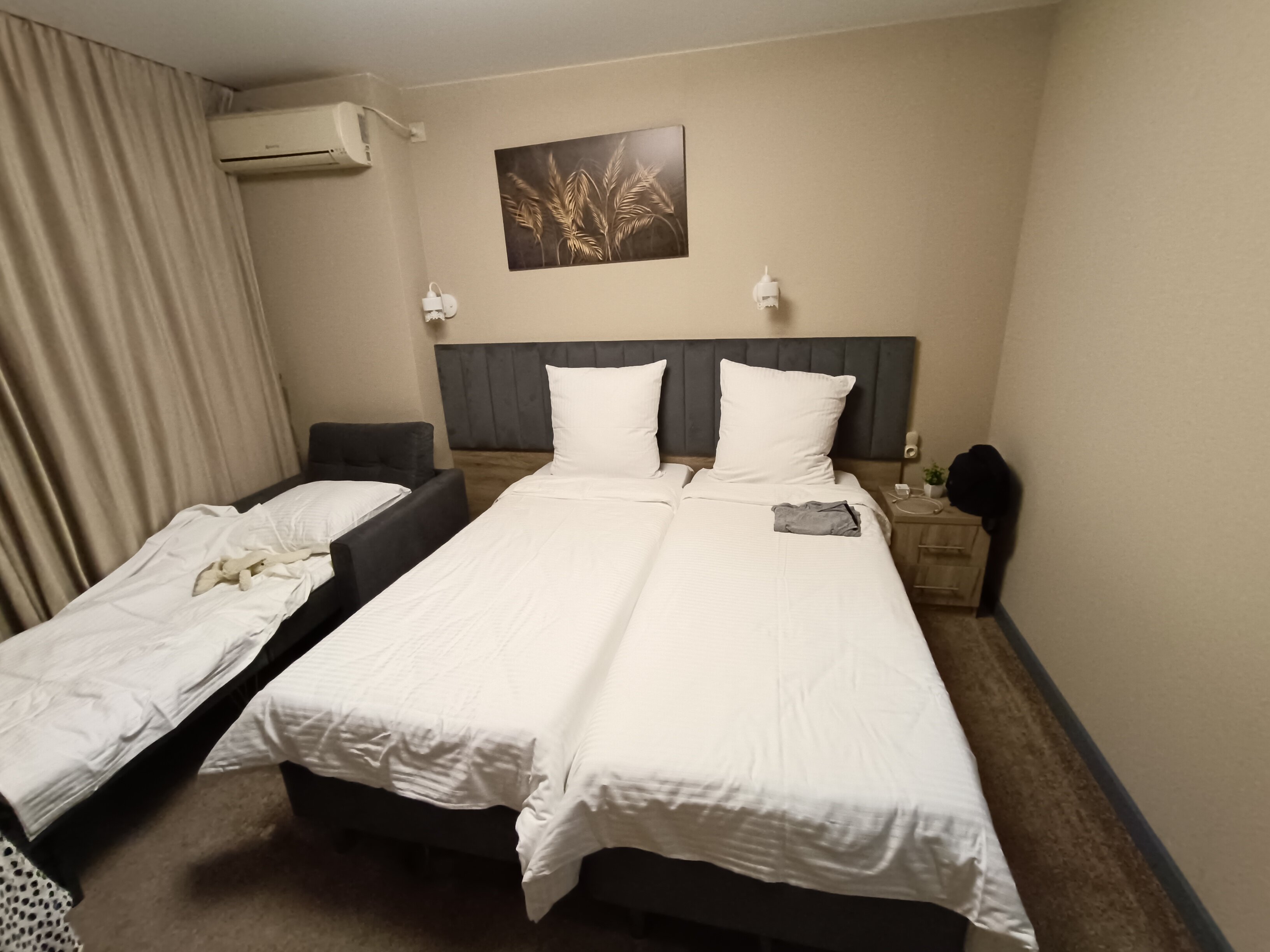 Фото отеля 1