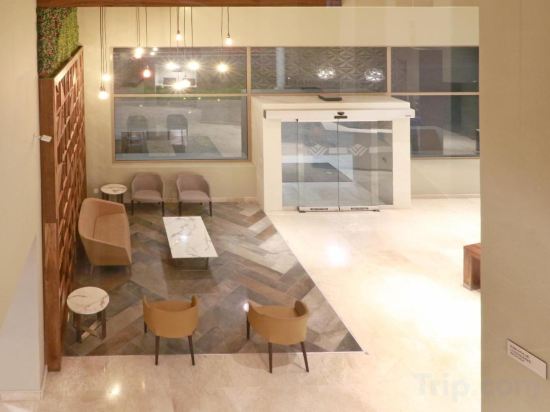 Фото Wyndham Garden Monterrey Valle Real