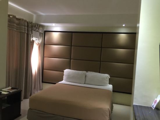 Фото Canberry Hotel