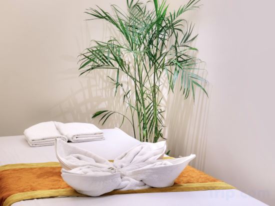 Фото Hotel Thrive A Tropical Courtyard