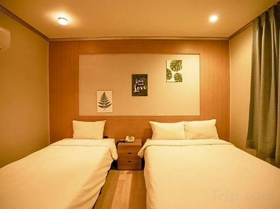 Фото Jeju Stay Hotel