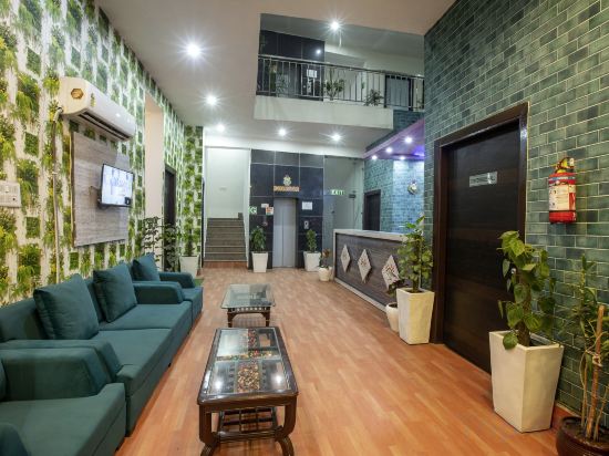 Фото Hotel Mayank Plaza near Igi Airport Terminal 3