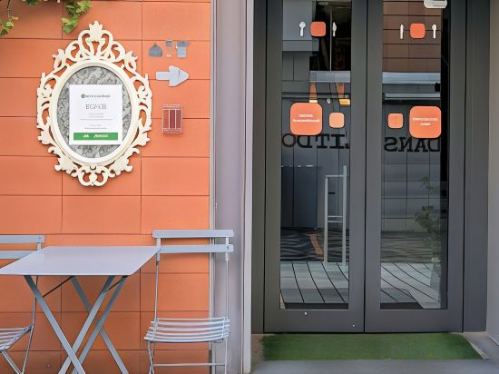 Фото Orange Hotel