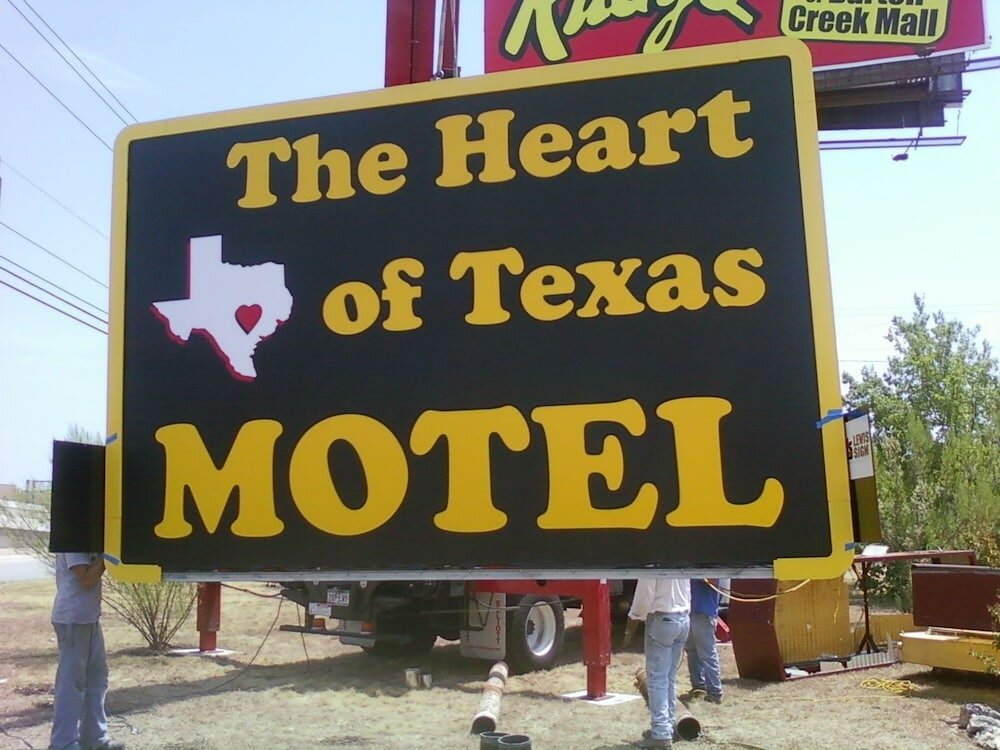 Фото The Heart of Texas Motel