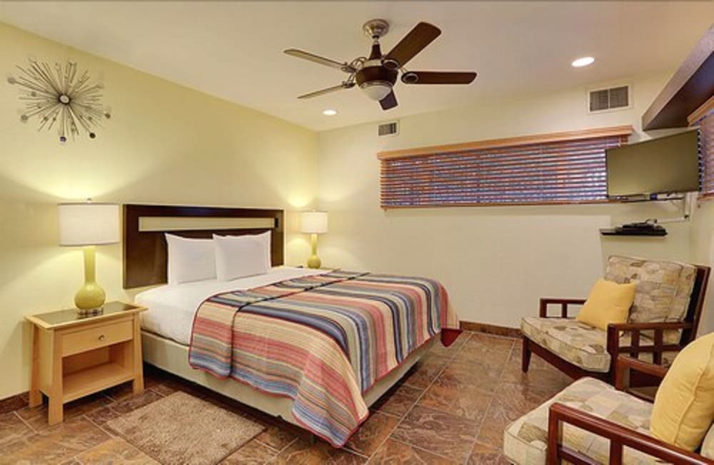 Фото Desert Riviera Hotel