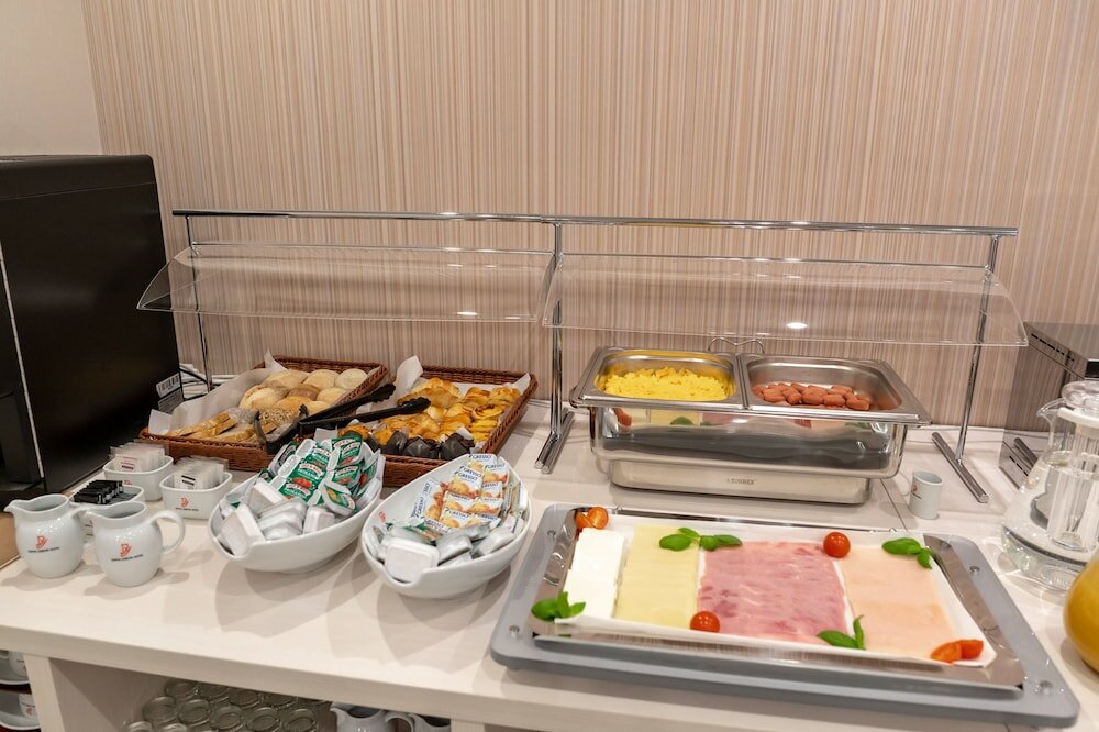 Фото Dinya Lisbon Hotel & Lounge Bar