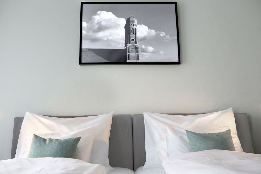 Фото Hotel Rotkreuzplatz