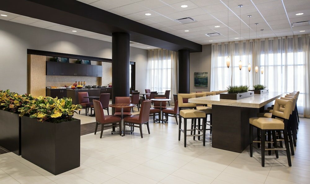 Фото Residence Inn by Marriott Calgary South