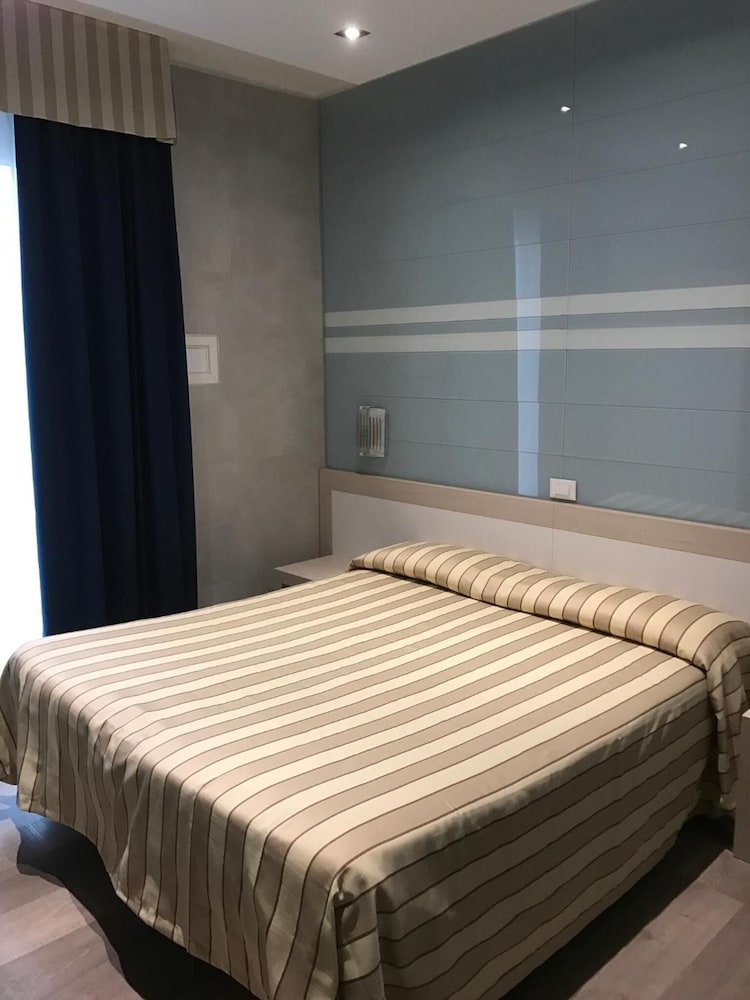 Фото Hotel Colombo