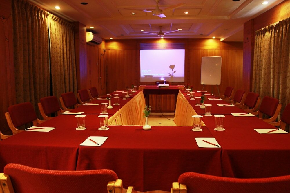 Фото Hotel Samrat