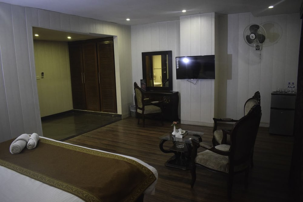 Фото Grand Millennium Hotel