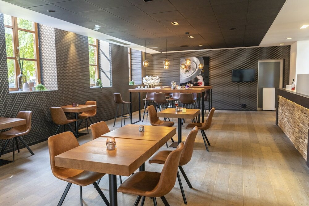 Фото Eburon Hotel - Different Hotels