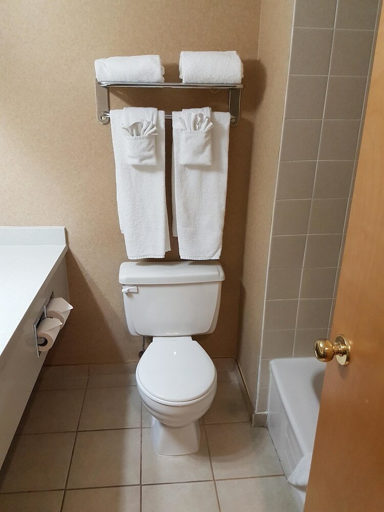 Фото SureStay Plus Hotel by Best Western Coquitlam