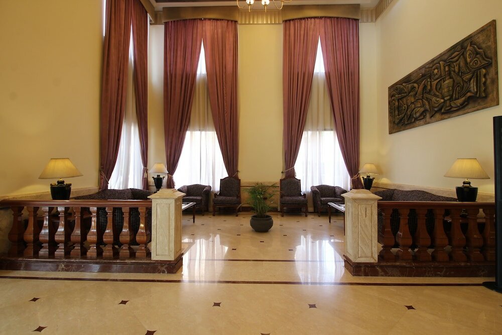 Фото Beverly Hotel