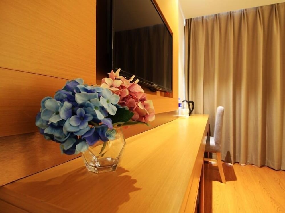 Фото GreenTree Inn Fuzhou Gushilou District North Xierhuan Road Zuohai park Express Hotel