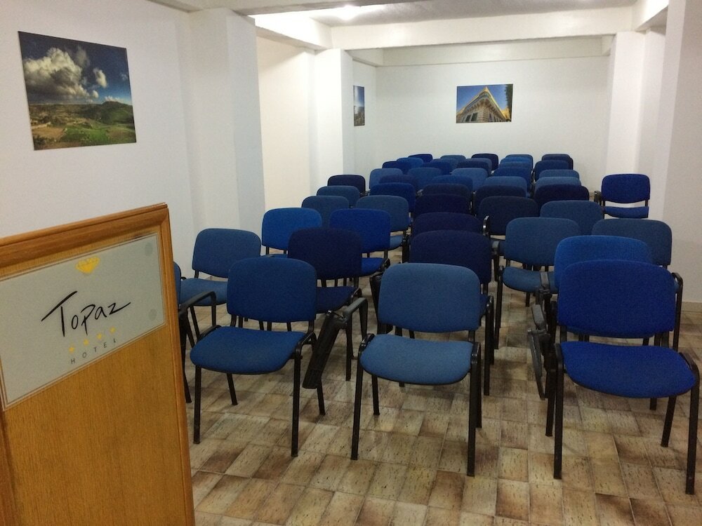 Фото Topaz Hotel