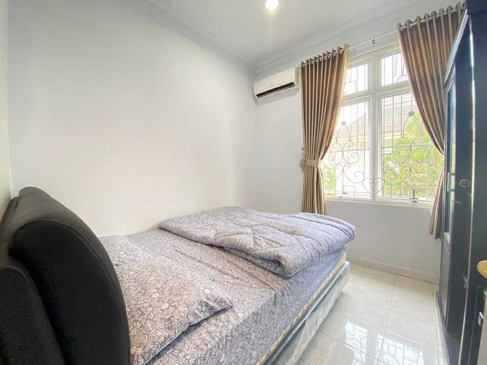 Фото Villa Kota Bunga Aster