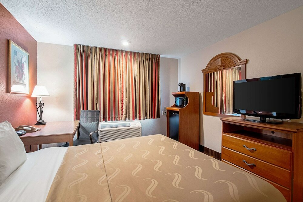 Фото Quality Inn Aberdeen