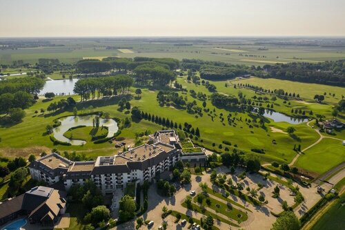 Гостиница Greenfield Hotel Golf & Spa Superior в Ваше